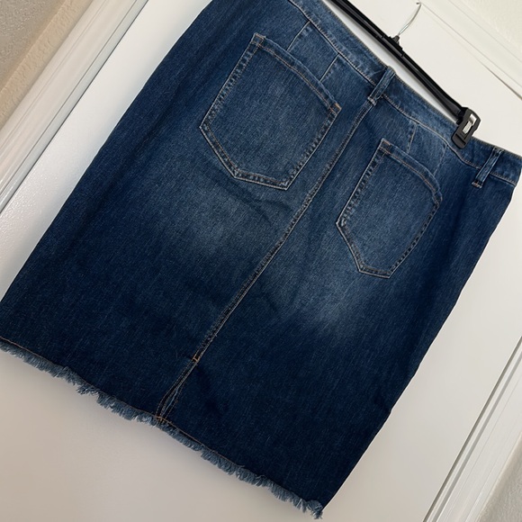 Denim skirt - Picture 2 of 5